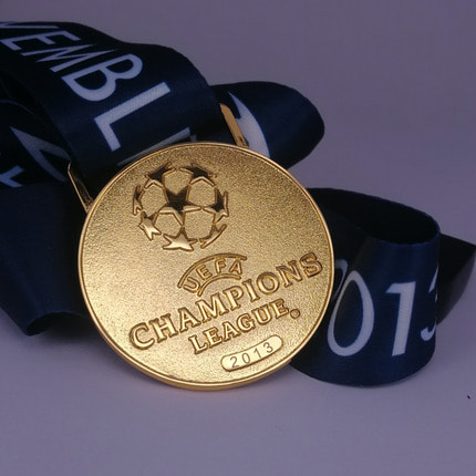 스팟 2013 UEFA 챔피언스 리그 팬 기념품 메달 분데스리가 바이에른 뮌헨 축구 목록 맞춤
